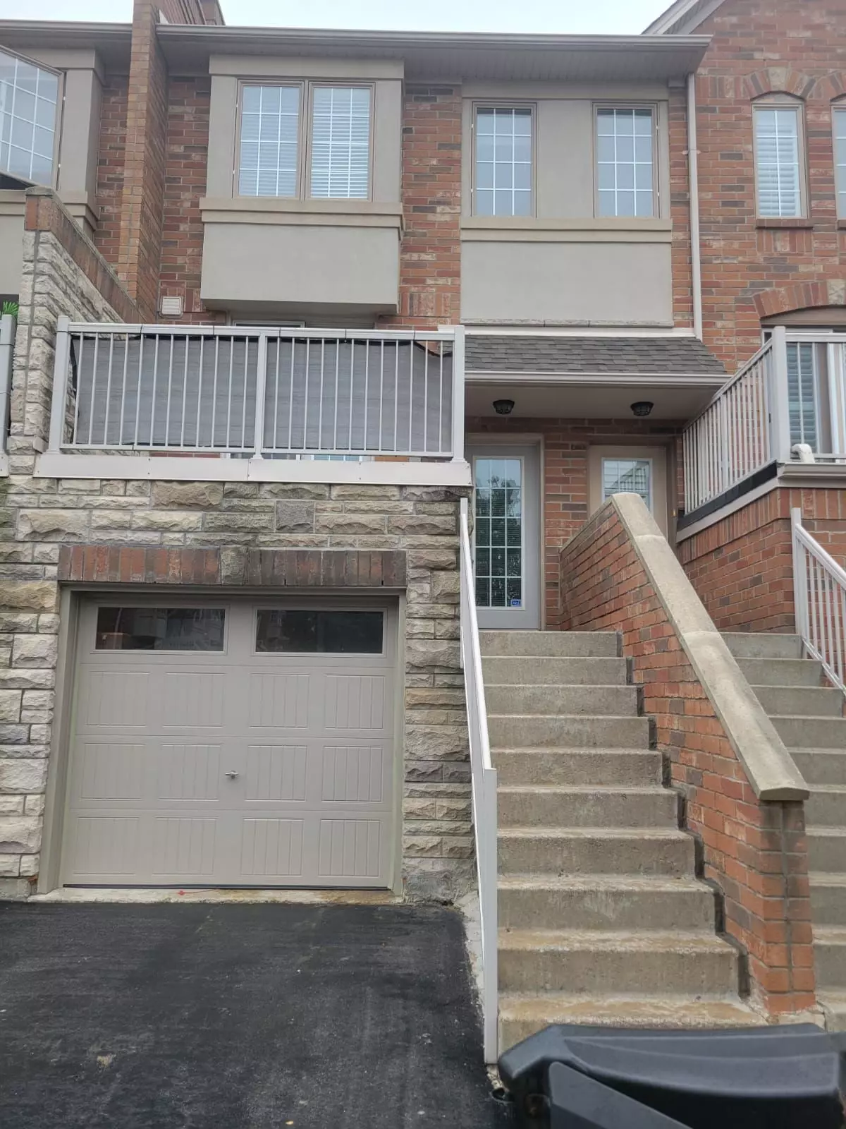 Oakville, ON L6H 7S9,435 English Rose LN #11