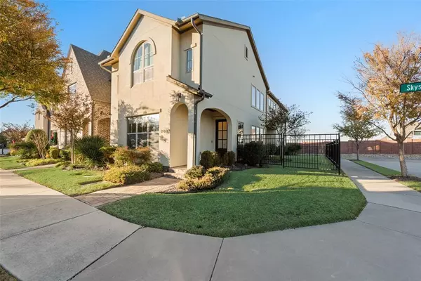 203 Skystone Drive, Irving, TX 75038