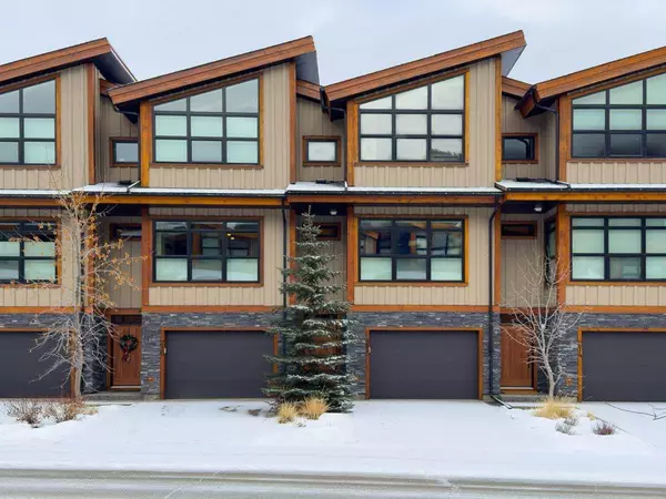 215 Riva HTS, Canmore, AB T1W 3L4