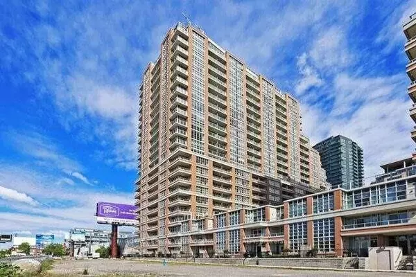 6 Pirandello ST #Th 18, Toronto C01, ON M6K 0B1