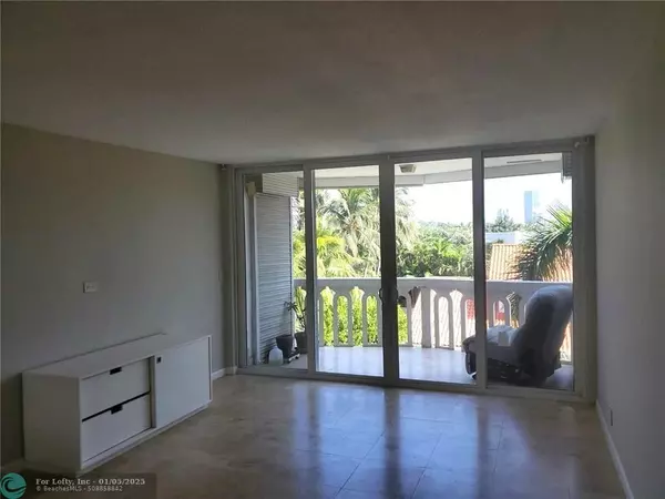 Hallandale Beach, FL 33009,3199 S Ocean Dr  #406