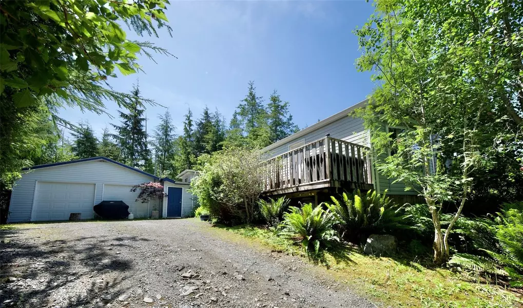 316 Peterson Dr, Tofino, BC V0R 2Z0