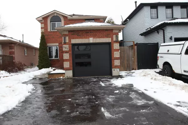 105 Lougheed RD E, Barrie, ON L4N 8E1