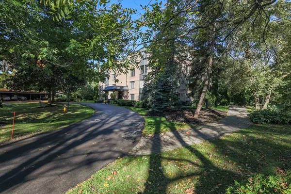 Niagara-on-the-lake, ON L0S 1J0,61 PAFFARD ST #304