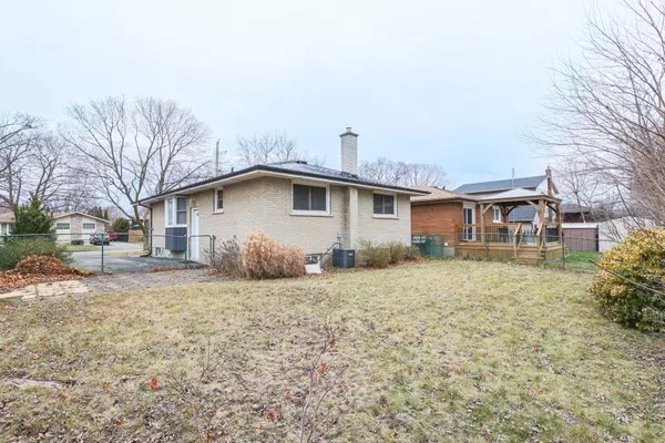 St. Catharines, ON L2M 3M6,58 Highcourt CRES