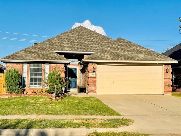 2704 Trent Trail, Fort Worth, TX 76118