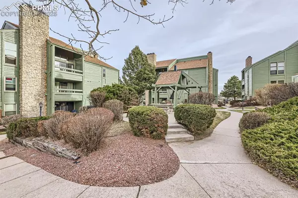 144 W Rockrimmon BLVD #304, Colorado Springs, CO 80919