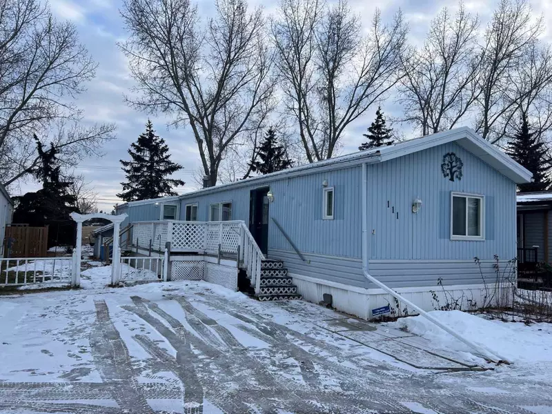 111 Home Bay SE, High River, AB T1V1J7