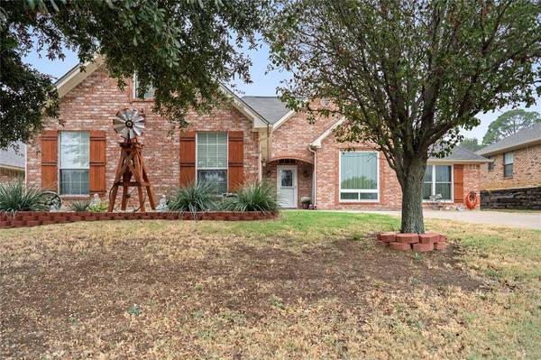 615 NW Jayellen Avenue, Burleson, TX 76028