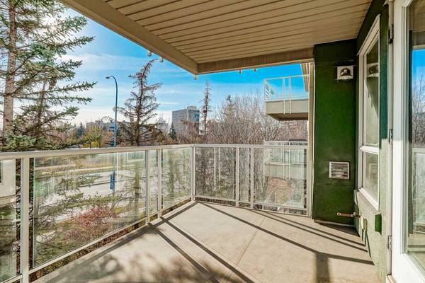 Calgary, AB T2L2A3,3101 34 AVE Northwest #309