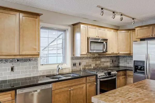 Calgary, AB T2N 2B1,425 15 ST Northwest