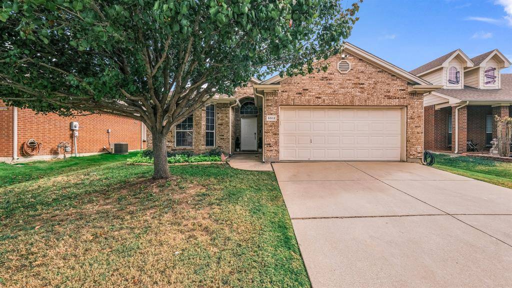 6512 Alexandra Meadows Drive, Fort Worth, TX 76131