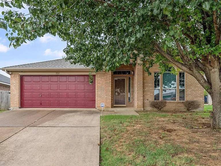 3521 Cayman Drive, Fort Worth, TX 76123