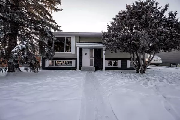 9713 75 AVE, Peace River, AB T8S 1E1