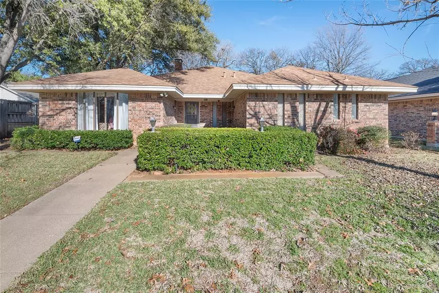 2613 Still Meadow Road, Irving, TX 75060