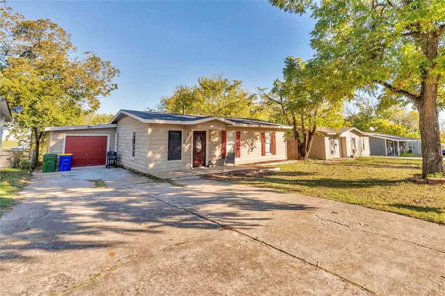 8016 Downe Drive, White Settlement, TX 76108