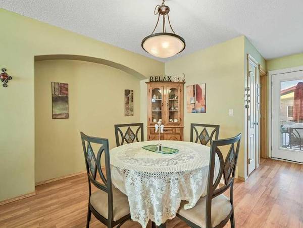 Calgary, AB T3M 0B4,62 Cranberry Close Southeast