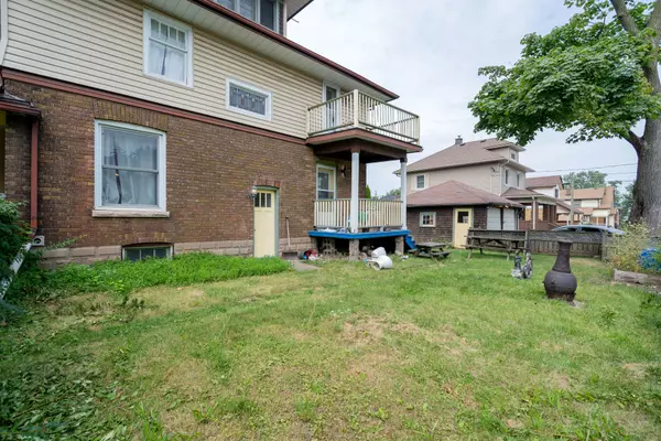 Niagara Falls, ON L2E 1K3,4965 Jepson ST