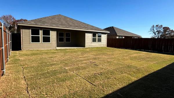 Chandler, TX 75758,100 Parker Oaks Lane