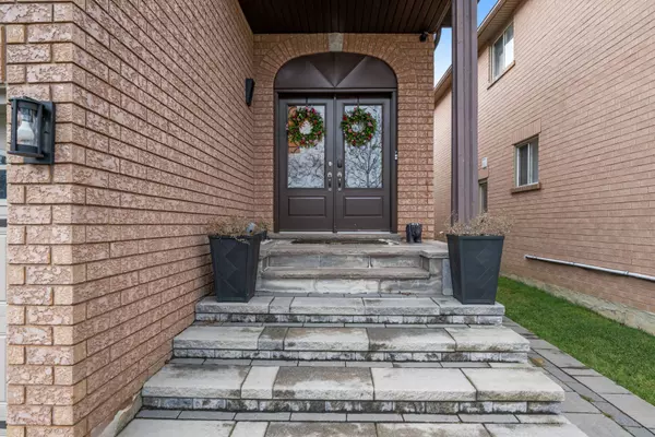 Mississauga, ON L5V 2E6,1315 Wesson CT