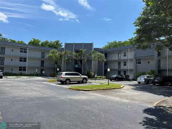 Tamarac, FL 33321,9151 Lime Bay Blvd  #112