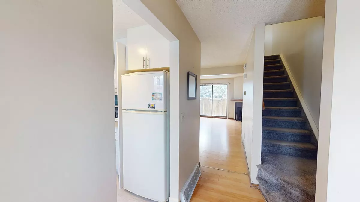 Calgary, AB T1Y 4W8,2519 38 ST NE #42