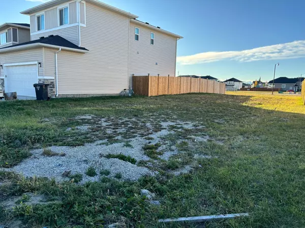 High River, AB T1V0A9,856 Hampshire CRES NE