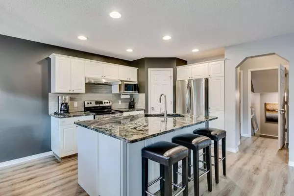 Calgary, AB T3M 1A6,15 Cranfield CRES SE