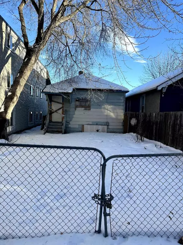 Calgary, AB T2T 3T2,2213 14 ST Southwest