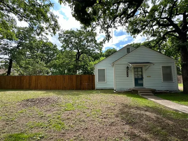 517 Karnes Street, Fort Worth, TX 76111