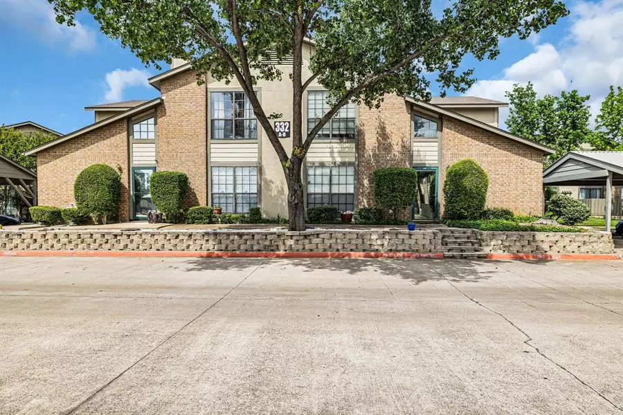 332 W Harwood Road #B, Hurst, TX 76054