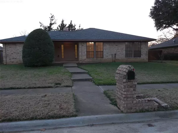 2166 Wren Lane, Lewisville, TX 75077