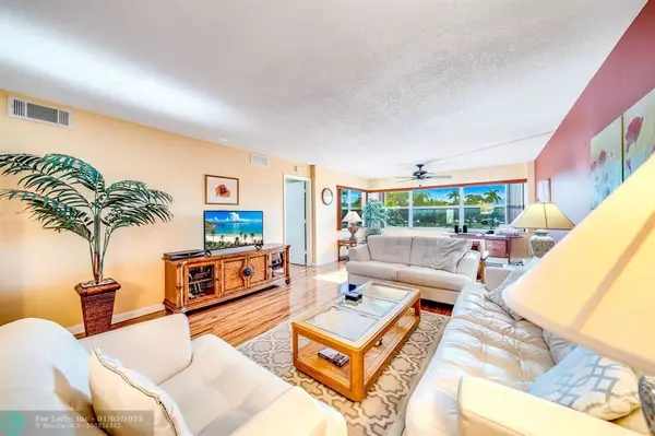 9741 Sunrise Lakes Blvd  #202, Sunrise, FL 33322