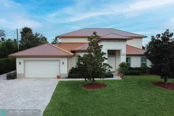 8574 SE Banyan Tree St, Hobe Sound, FL 33455