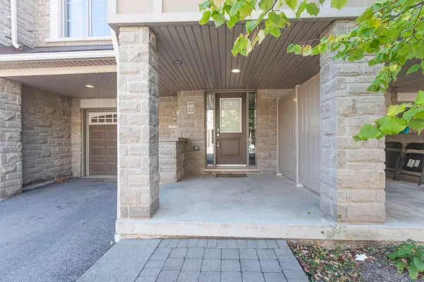 Oakville, ON L6M 0S4,2435 Greenwich DR #22