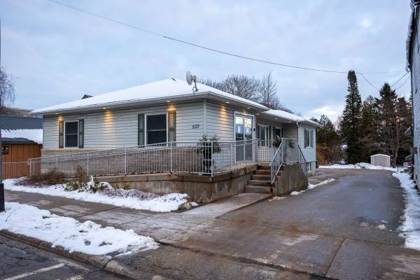 527 Berford ST, South Bruce Peninsula, ON N0H 2T0