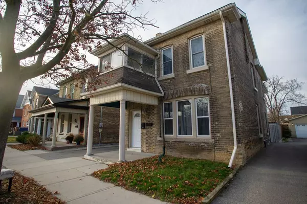 Brantford, ON N3T 3K5,60 William ST #Upper