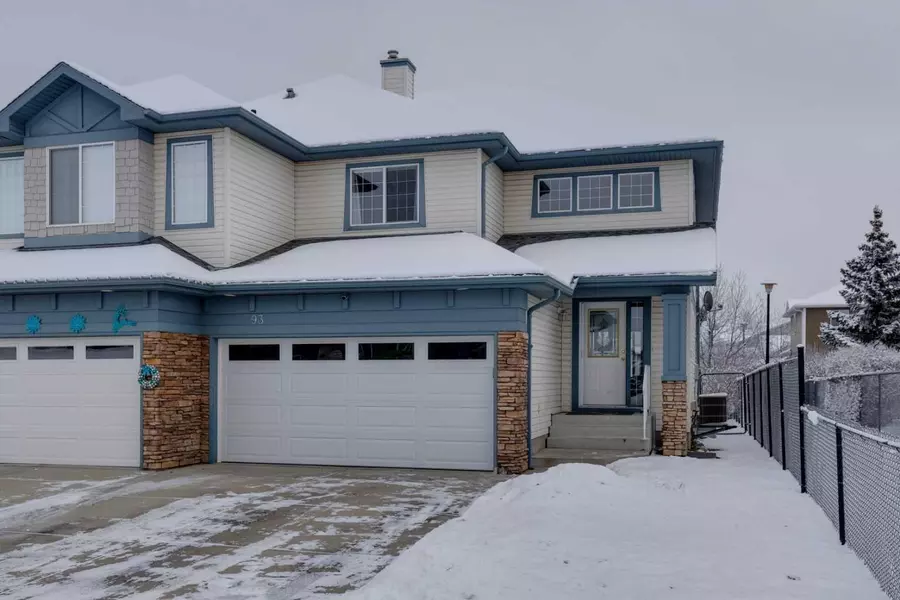 93 Cougarstone PL SW, Calgary, AB T3H 4W8