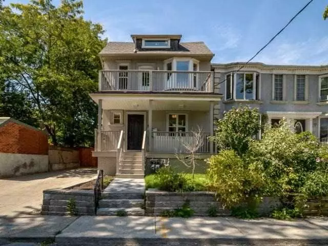 12 Arlington AVE #Lower, Toronto C02, ON M6G 3K8