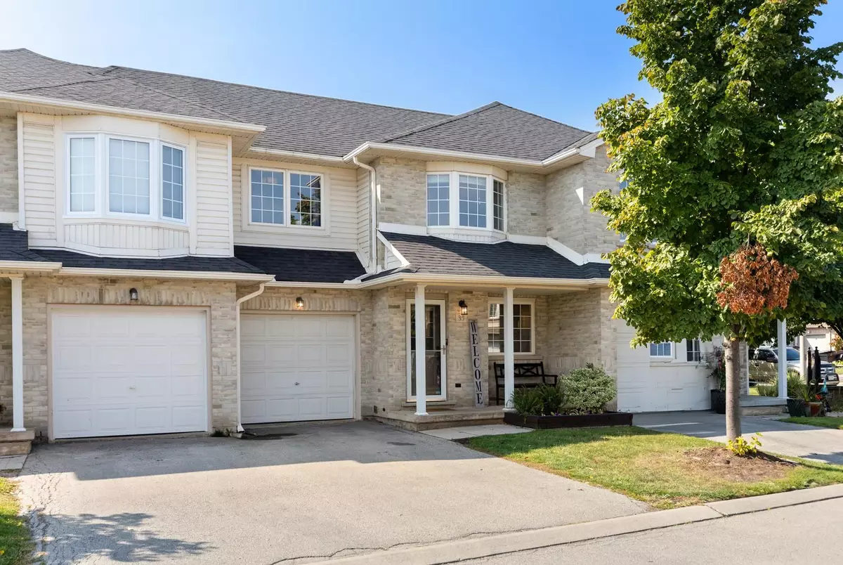 Niagara, ON L3M 5S3,24 Kenyon CRES #35