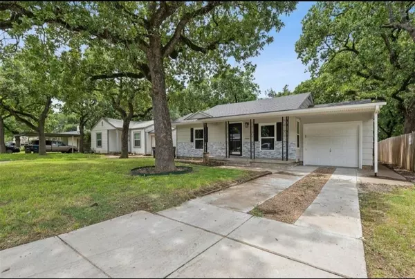 2826 Mcgee Street, Fort Worth, TX 76112