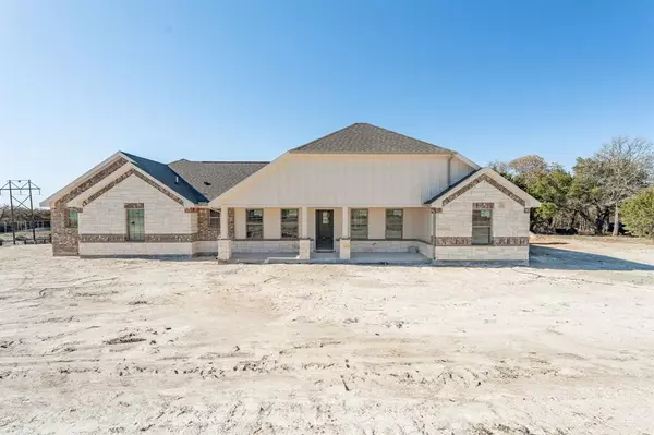 1012 Leo Lane, Poolville, TX 76487