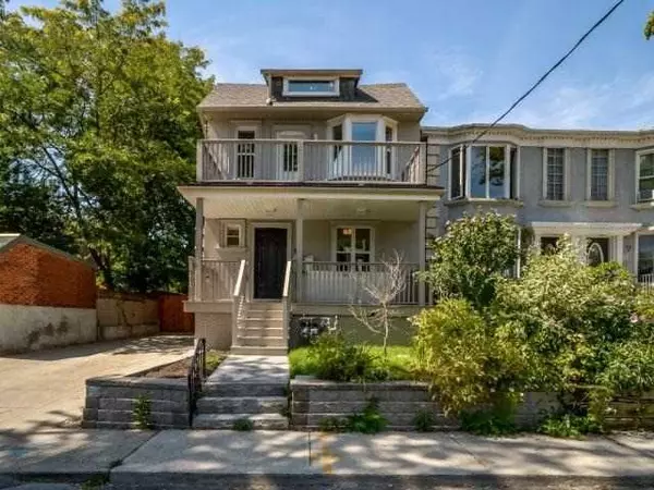 12 Arlington AVE #Lower, Toronto C02, ON M6G 3K8