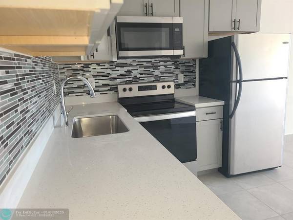 2719 Lincoln St  #4, Hollywood, FL 33020