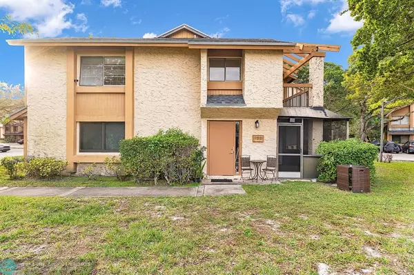 198 Wimbledon Lakes Drive  #198, Plantation, FL 33324