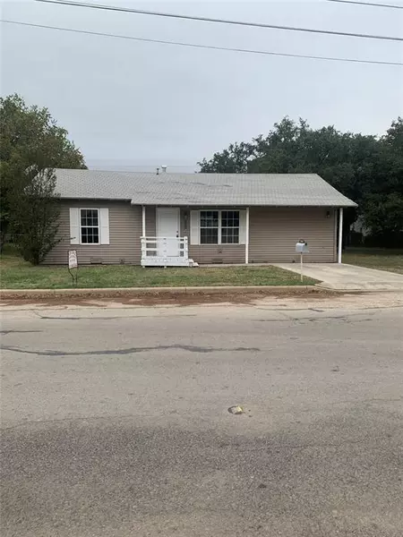 1303 Brooks Avenue, Brownwood, TX 76801