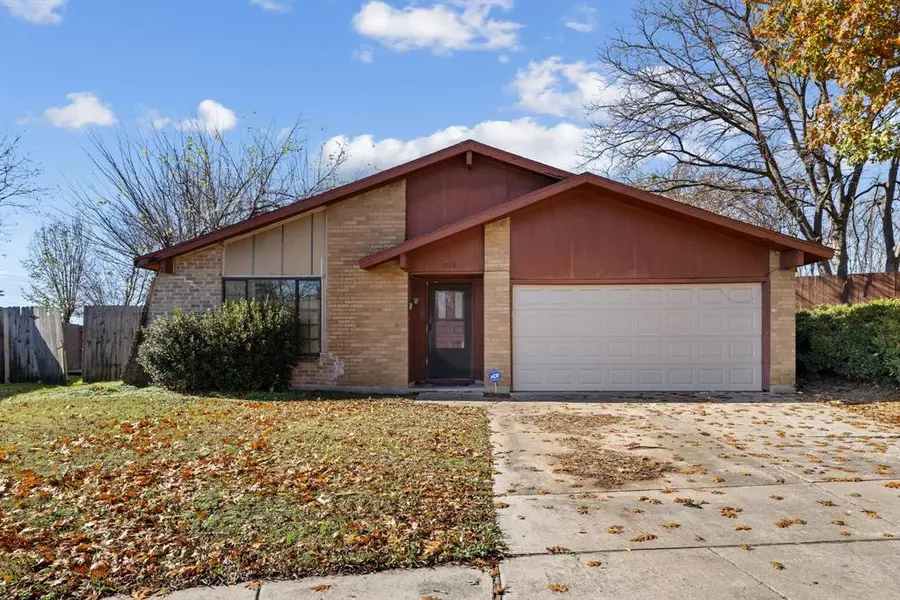 3508 Green Hill Drive, Arlington, TX 76014