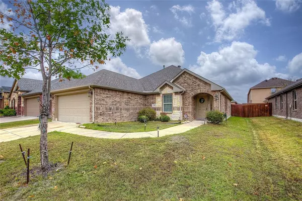 1404 Castle Creek Drive, Little Elm, TX 75068