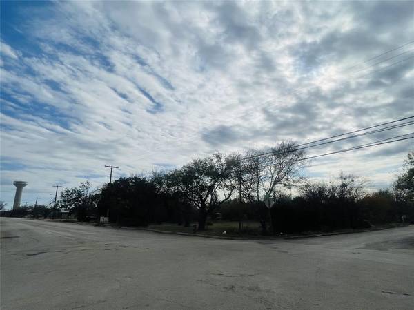 2313 MAIN BLVD, Brownwood, TX 76801