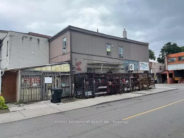 Toronto E01, ON M4M 1Y2,673 Gerrard ST E